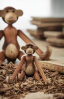 Billede af Kay Bojesen Abe Lille H: 20 cm - Teak/limbatræ