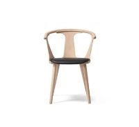 Billede af &Tradition SK2 In Between Chair SH: 45 cm - Oiled Oak/Black Silk Leather