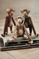 Billede af Kay Bojesen Abe Mellem H: 28 cm - Teak/Limbatræ 

