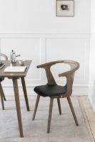 Billede af &Tradition SK2 In Between Chair SH: 45 cm - Smoked Oiled Oak/Black Noble Leather