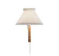 Billede af Le Klint 224 1/17 Saxlampe til væg H: 31 cm - Lys eg / Standardskærm