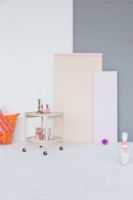 Billede af Brdr. Krüger Bølling Bakkebord m. 2 bakker Ø: 50 cm - Ubehandlet Eg/Sort og Hvid