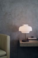 Billede af &Tradition Copenhagen SC13 Bordlampe H: 42 cm - Opal Glass/Bronzed Brass