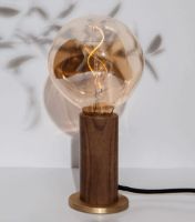 Billede af Tala Walnut Touch bordlampe OUTLET