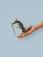 Billede af Kay Bojesen Skiløber Boje Dreng H: 16 cm - Multi/Bøg