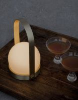 Billede af Audo Copenhagen Carrie LED Table Lampe Ø: 13,5 cm - Brushed Brass