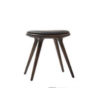 Billede af Mater Low Stool H: 47 cm - Grålakeret Eg