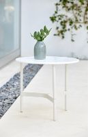 Billede af Cane-line Outdoor Twist Sofabord Lille Ø: 45 cm - White/White HI-Core