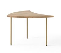 Billede af &Tradition Pinwheel HM7 Side Table 65x65 cm - Oiled Oak/Brass