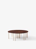 Billede af &Tradition Pinwheel HM7 Side table - Oiled Walnut/Brass