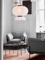 Billede af &Tradition Pinwheel HM7 Side table - Oiled Walnut/Brass