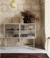 Billede af Ferm Living Haze Sideboard 110x90cm - Reeded Glass/Cashmere