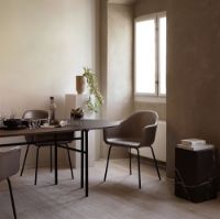 Billede af Audo Copenhagen Harbour Dining Chair SH: 45 cm - Burned Red/Natural Oak Base