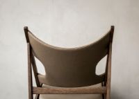 Billede af Audo Copenhagen Knitting Lounge Chair SH: 30 cm - Dark Stained Oak/Dakar 0311 Sand Leather