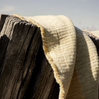 Billede af Juna Reflection Håndklæde 50x100 cm - Sennep OUTLET