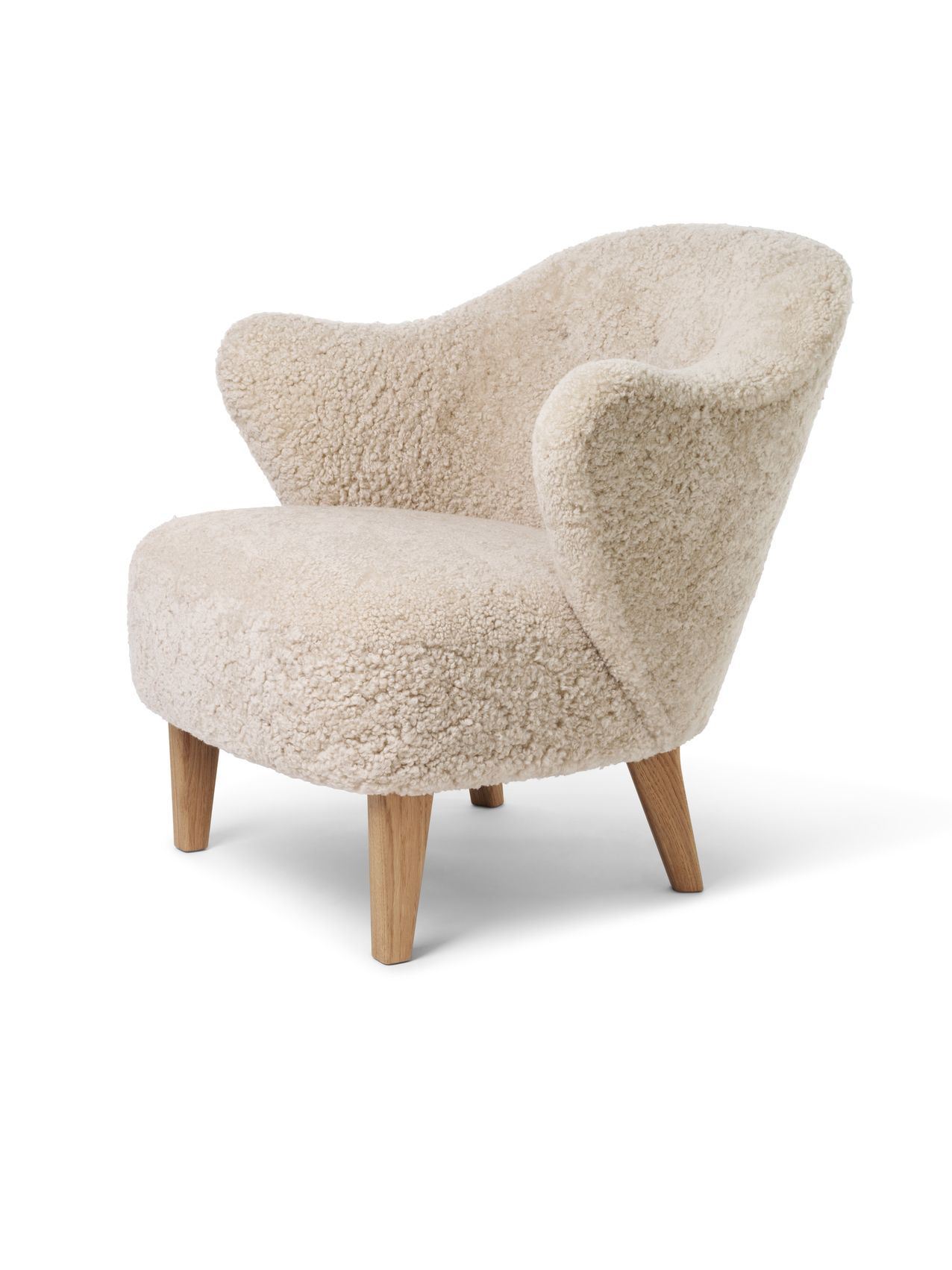 Billede af Audo Copenhagen Ingeborg Loungestol SH: 40 cm - Sheepskin Moonlight/Eg