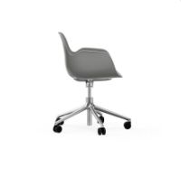 Billede af Normann Copenhagen Form Drejestol m. armlæn og hjul - Grå/Aluminium