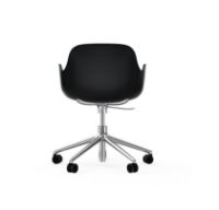 Billede af Normann Copenhagen Form Drejestol m. armlæn og hjul - Sort/Aluminium