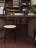 Billede af Ferm Living Herman Stool Taburet SH: 45 cm - Powder Coated Steel / Natural Oak Veneer