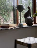 Billede af &Tradition TK8 Betty Bar Chair H: 76cm - Black w. Natural Linen