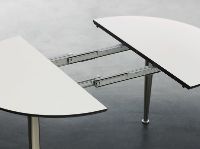 Billede af Haslev Symphony 82 Spisebord Ø: 105 cm - Hvid Laminat / Chrome