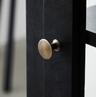 Billede af Lindebjerg Design Dark Oak N1 Vitrineskab Venstrehængt Dør 70x210 cm - Mørkbejdset Eg