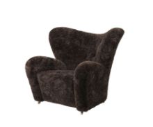 Billede af Audo Copenhagen Den Trætte Mand Lænestol SH: 38 cm - Lammeskind Espresso/Natural Oak