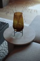 Billede af Audo Copenhagen Échasse Vase S H: 28 cm - Bronzed Brass / Amber