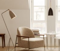 Billede af GUBI Gräshoppa Floor Lamp H: 125cm - Olive Brown