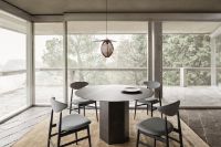 Billede af GUBI Epic Dining Table Ø: 130 cm - Midnight Black Steel