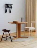 Billede af Form & Refine Trefoil Round Table Ø: 75 cm - Oiled Oak