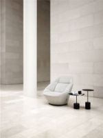 Billede af Audo Copenhagen Ingeborg Fodskammel H: 38 cm - Sheepskin Moonlight/Eg