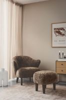 Billede af Audo Copenhagen Ingeborg Fodskammel H: 38 cm - Sheepskin Sahara/Røget Eg