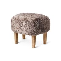 Billede af Audo Copenhagen Ingeborg Fodskammel H: 38 cm - Sheepskin Sahara/Eg