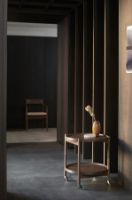 Billede af Brdr. Krüger Bølling Bakkebord m. 2 bakker Ø: 60 cm - Sortmalet Eg/Beige og Brun