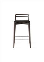 Billede af Vipp 484 Cabin Counter Stool SH: 67 cm - Dark Oak/Black Leather
