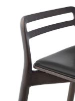 Billede af Vipp 484 Cabin Counter Stool SH: 67 cm - Dark Oak/Black Leather