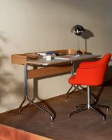 Billede af &Tradition Pavilion Desk AV17 w. Back 130x65 cm - Linoleum Mushroom 4176 / Lacquered Oak
