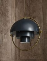 Billede af GUBI Multi-Lite Pendel Large Ø:36 cm Brass base - Midnight Blue skærm