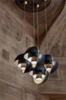 Billede af GUBI Multi-Lite Pendel Large Ø:36 cm Brass base - Midnight Blue skærm