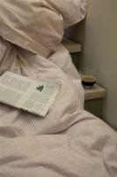 Billede af Juna Monochrome Lines Sengetøj 140x220 cm - Rosa/Hvid 