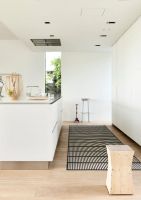 Billede af Woodnotes Cut Stripe Carpet Sewn Edges 80x200 cm - Black/Stone