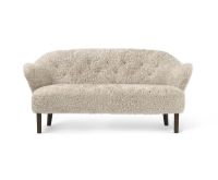 Billede af Audo Copenhagen Ingeborg 2,5 Pers. Sofa L: 160 cm - Sheepskin Moonlight/Røget Eg