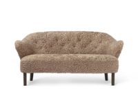 Billede af Audo Copenhagen Ingeborg 2,5 Pers. Sofa L: 160 cm - Sheepskin Sahara/Røget Eg