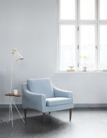 Billede af Warm Nordic Cone Floor Lamp With Table H: 144 cm - Warm White