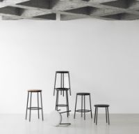 Billede af Normann Copenhagen Circa Skammel Polstret H: 45 cm - Ultra Læder Sort 41599