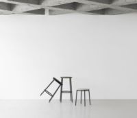 Billede af Normann Copenhagen Circa Skammel Polstret H: 45 cm - Ultra Læder Sort 41599