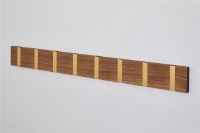 Billede af KNAX vandret 8 knagerække L: 79,2 cm - Valnød/Messing