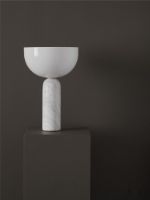 Billede af New Works Kizu Table Lamp Ø: 30 cm - White Marble / White Acrylic