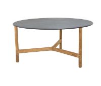 Billede af Cane-line Outdoor Twist Sofabord Stor Ø: 90 cm - Fossil Black/Teak